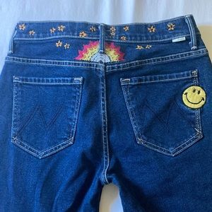 New MOTHER EMBROIDERED BOOT CUT JEANS